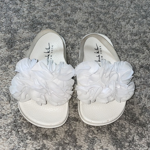 Nicole Miller Other - 🏷5 for $25🏷 Nicole Miller sandals, size 8